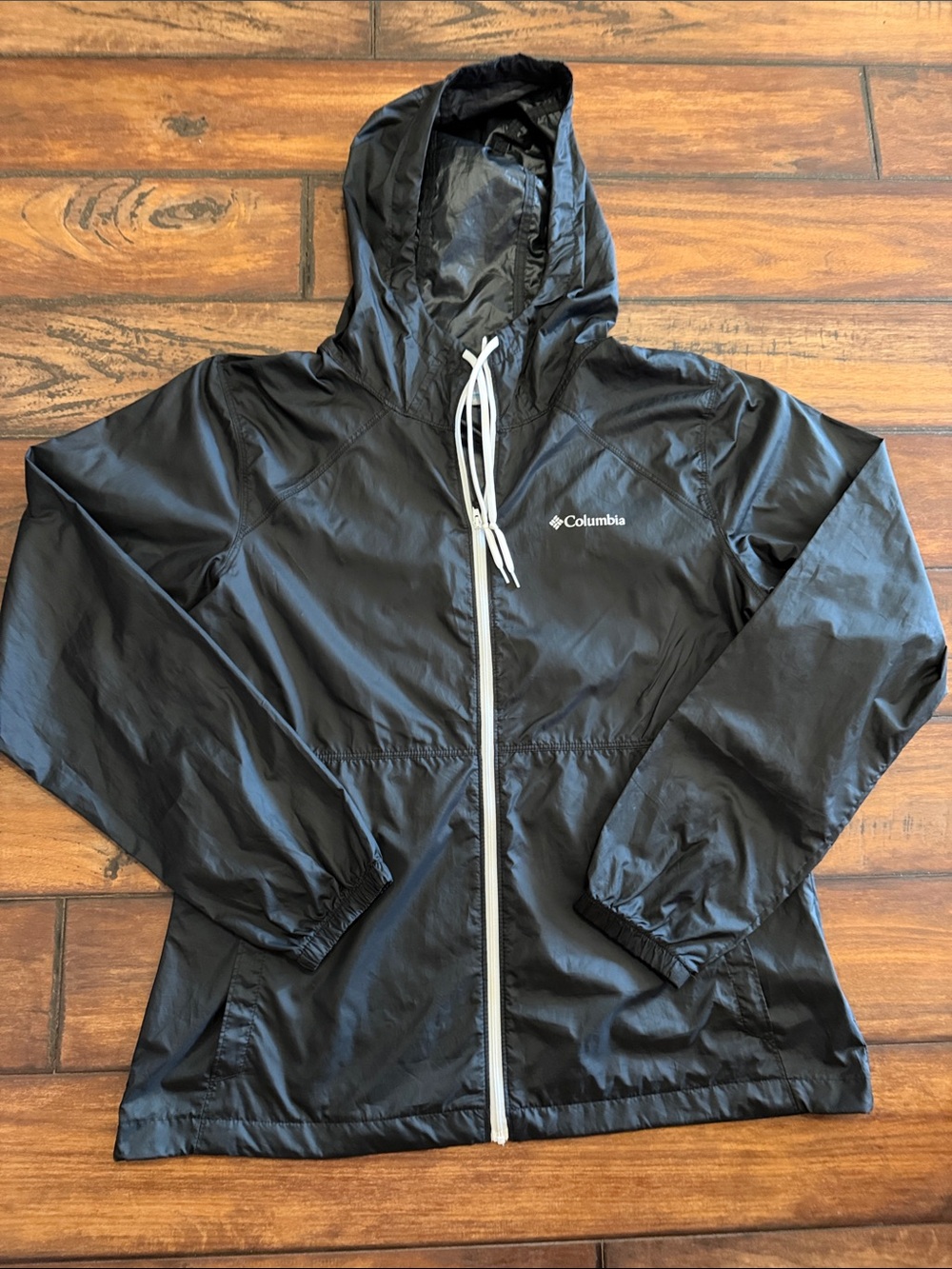 Columbia Black Lightweight Hooded Rain/Windbreaker Jacket with White Accents